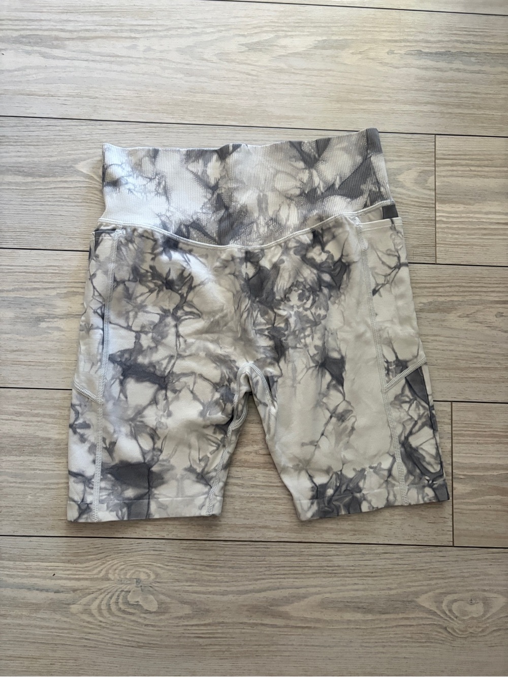 PINK Victoria's Secret Gray Tie-Dye Bike Shorts 7"